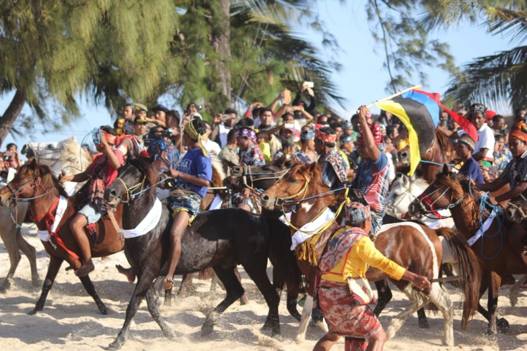 Parade 1001 Kuda Sandelwood 2018 - Wisata Sumba - 5