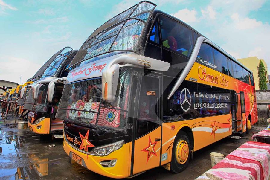 Bus double decker sempati star - Sepakat Maju Group - traveloka
